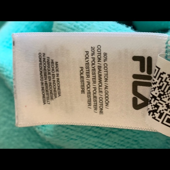 Fila Sweater. Size Medium - Picture 7 of 7